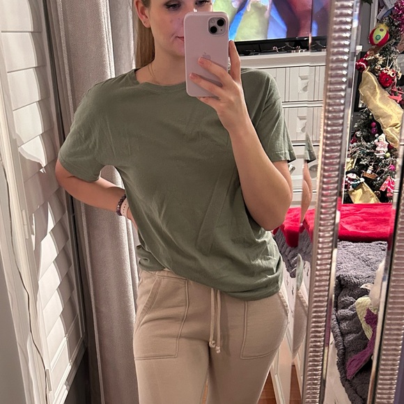 Abercrombie Oversized Tee 💚 - Picture 3 of 7